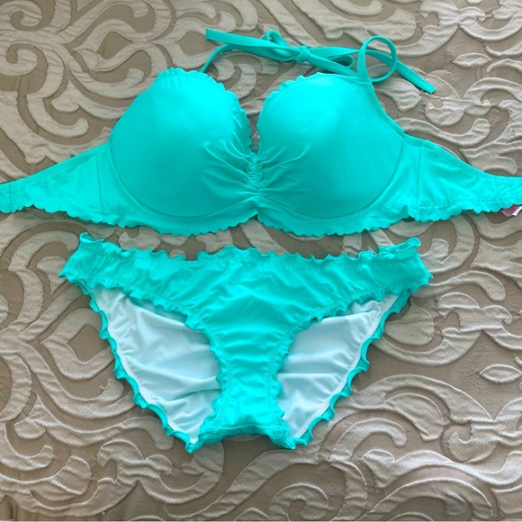 Victoria’s Secret Bikini - Picture 1 of 8